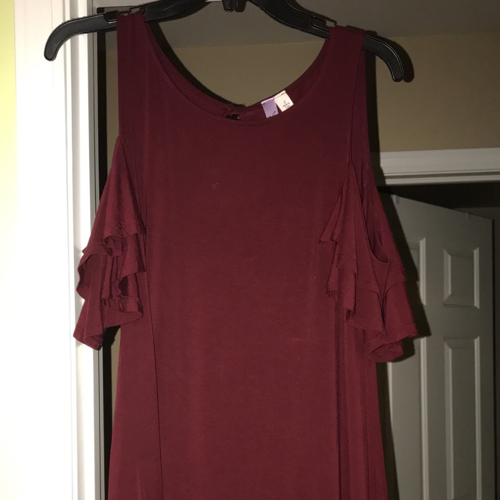 flowy burgundy dress for summer or spring
